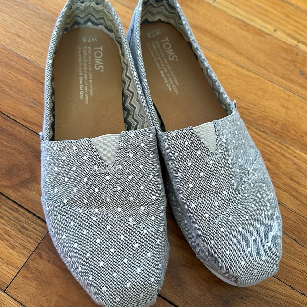 Tom’s slip on shoes